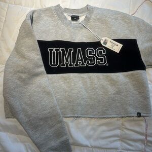 NWT Umass cropped sweatshirt
